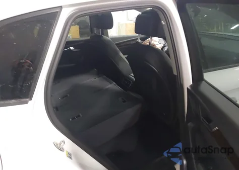 2018 Audi Q5 2.0T Premium/2.0T Tech Premium z USA, uszkodzony, nr VIN WA1ANAFY5J2003596